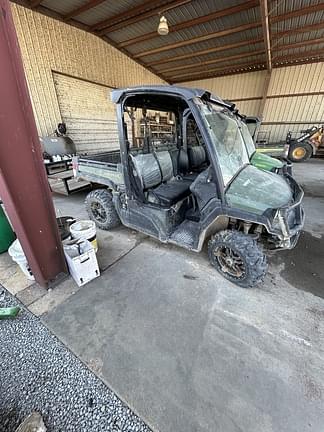 Image of John Deere XUV 835M equipment image 1