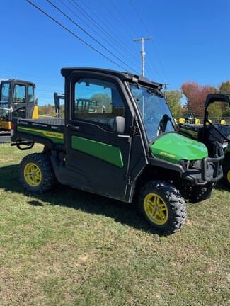 2023 John Deere XUV 835M Equipment Image0