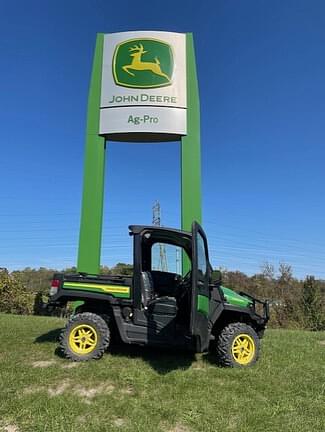 Image of John Deere XUV 835M equipment image 1