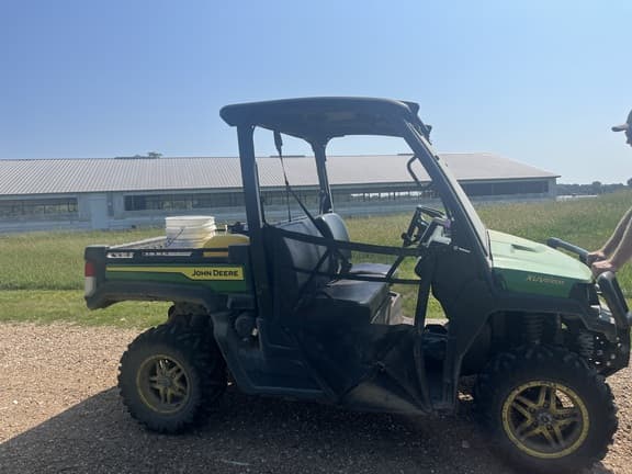 Image of John Deere XUV 835M equipment image 4