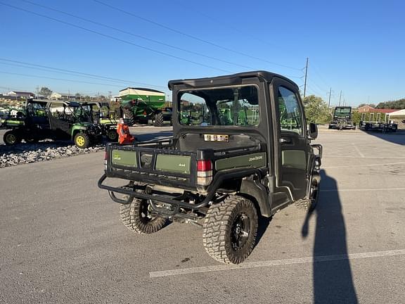 Image of John Deere XUV 835M equipment image 2