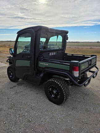 Image of John Deere XUV 835M equipment image 3