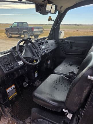 Image of John Deere XUV 835M equipment image 4