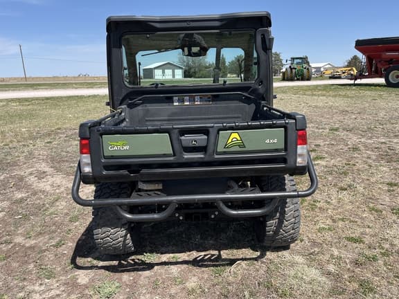 Image of John Deere XUV 835M equipment image 4