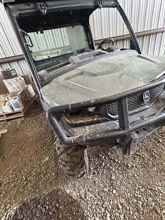 Image of John Deere XUV 835M equipment image 1