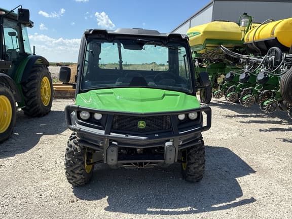 Image of John Deere XUV 835M equipment image 1