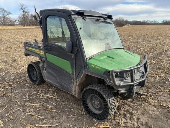 Image of John Deere XUV 835M Primary image