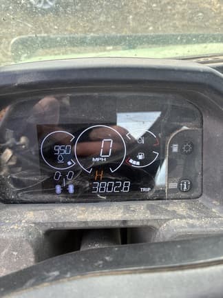 Image of John Deere XUV 835M equipment image 4