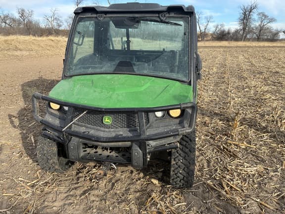 Image of John Deere XUV 835M equipment image 2