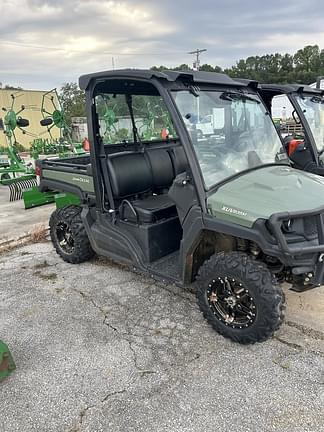 Image of John Deere XUV 835M equipment image 1