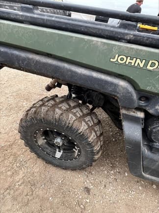Image of John Deere XUV 835M equipment image 2