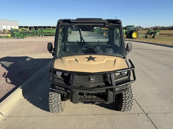 Image of John Deere XUV 835M equipment image 2
