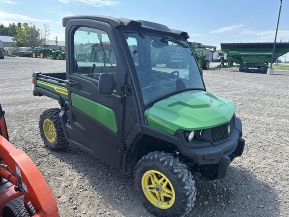 Image of John Deere XUV 835M equipment image 1
