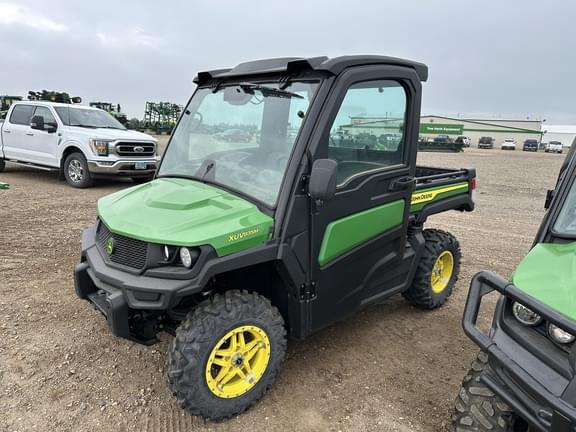 Image of John Deere XUV 835M equipment image 2