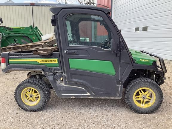 Image of John Deere XUV 835M Primary image