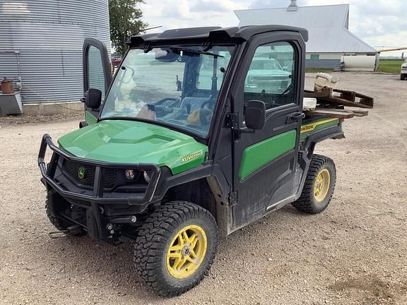 Image of John Deere XUV 835M equipment image 2