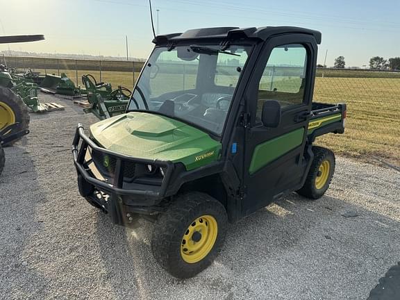 Image of John Deere XUV 835M equipment image 1