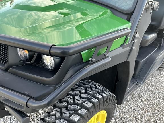 Image of John Deere XUV 835M equipment image 4