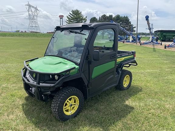 Image of John Deere XUV 835M Primary image