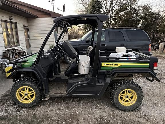 Image of John Deere XUV 835M equipment image 2