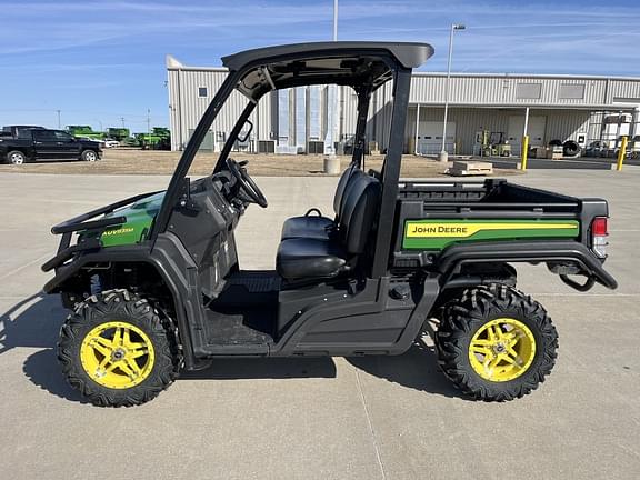 Image of John Deere XUV 835M equipment image 2