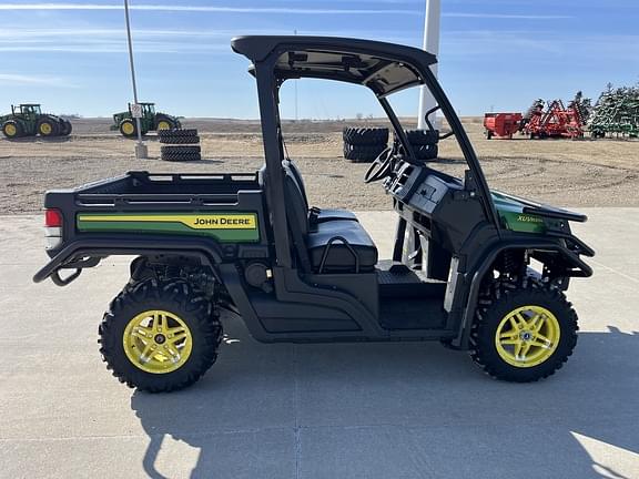 Image of John Deere XUV 835M equipment image 3