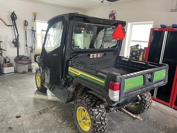 Image of John Deere XUV 835M equipment image 1