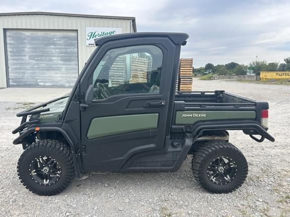 Image of John Deere XUV 835M equipment image 1