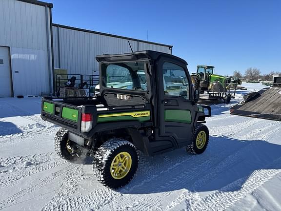 Image of John Deere XUV 835M equipment image 3