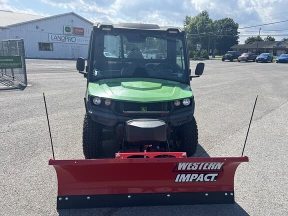 Image of John Deere XUV 835M equipment image 3