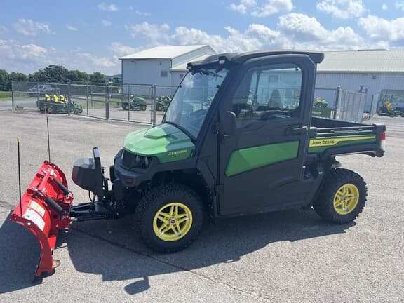 Image of John Deere XUV 835M Primary image