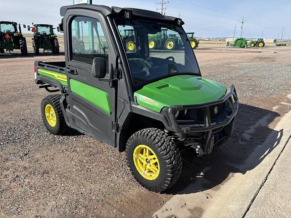 Image of John Deere XUV 835M Primary image
