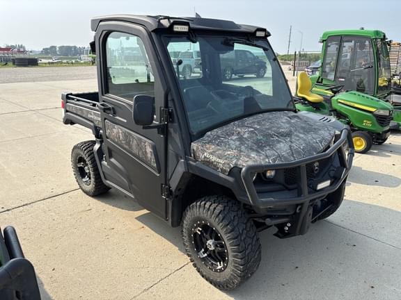 Image of John Deere XUV 835M equipment image 1