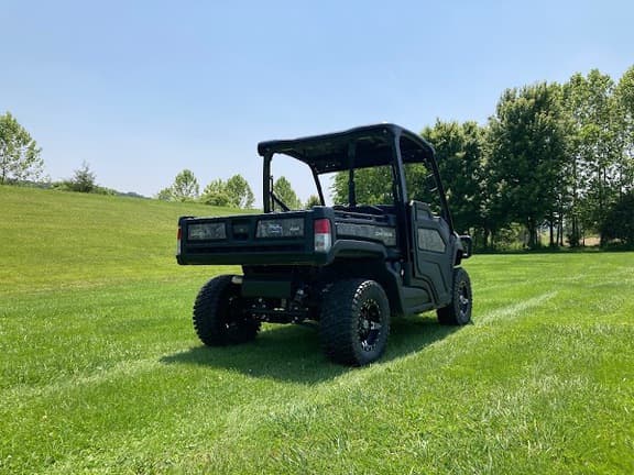 Image of John Deere XUV 835M equipment image 1