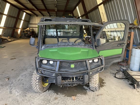 Image of John Deere XUV 835M equipment image 4