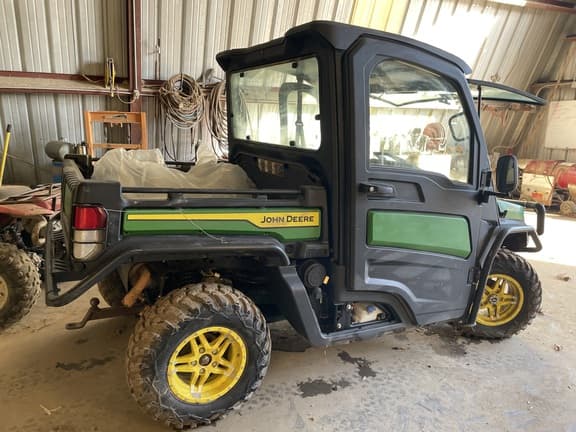 Image of John Deere XUV 835M equipment image 1