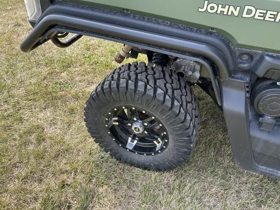Image of John Deere XUV 835M equipment image 4