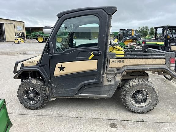 Image of John Deere XUV 835M equipment image 3