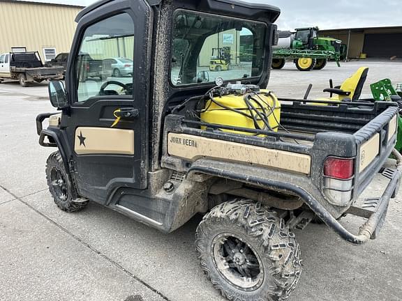 Image of John Deere XUV 835M equipment image 4