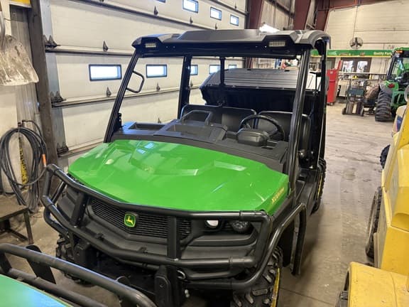 Image of John Deere XUV 835M Primary image