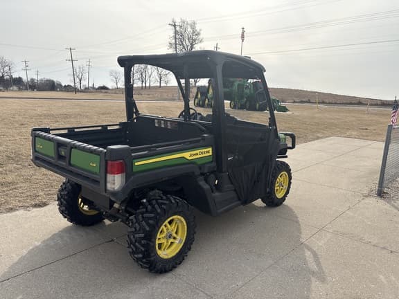 Image of John Deere XUV 835M equipment image 4