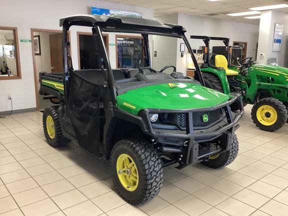 Image of John Deere XUV 835M equipment image 1