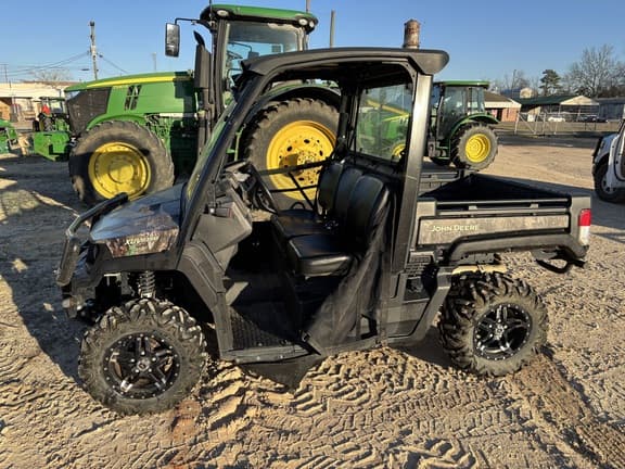Image of John Deere XUV 835M equipment image 1