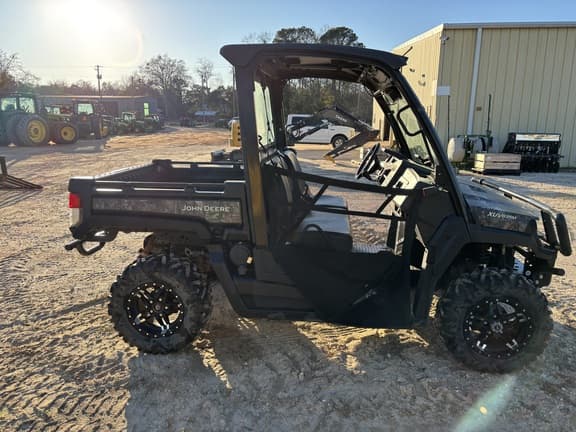 Image of John Deere XUV 835M equipment image 4