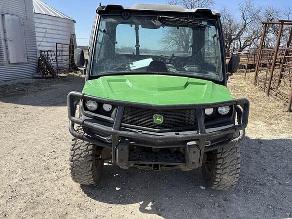 Image of John Deere XUV 835M equipment image 1