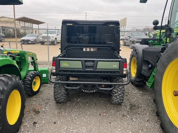 Image of John Deere XUV 835M equipment image 3