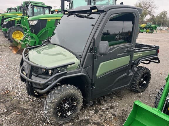 Image of John Deere XUV 835M equipment image 1