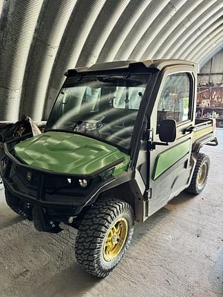 Image of John Deere XUV 835M Image 1