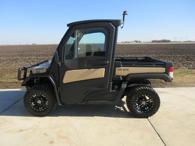 Image of John Deere XUV 835M equipment image 3