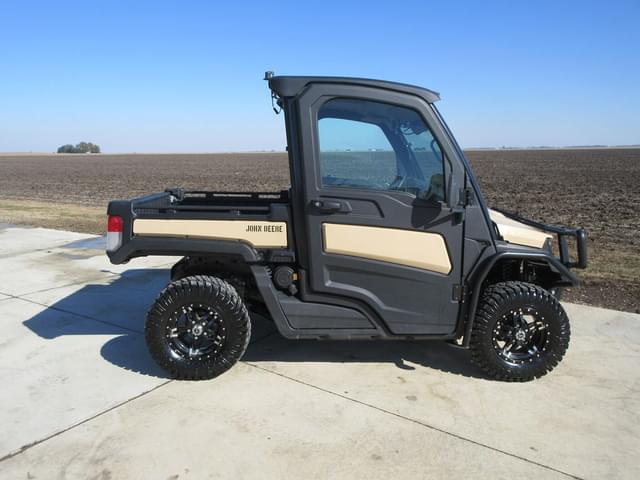 Image of John Deere XUV 835M equipment image 2